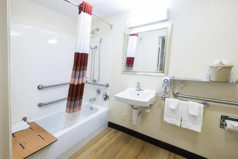 Red Roof Inn Akron Zewnętrze zdjęcie